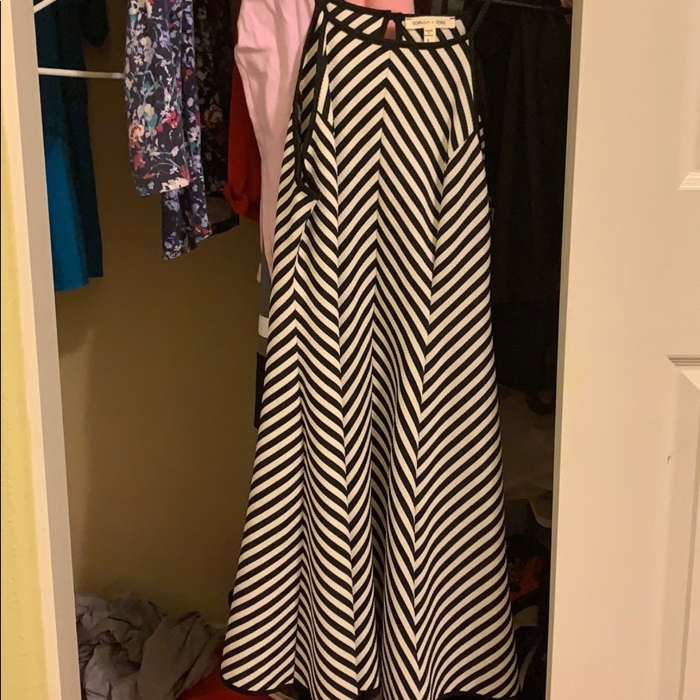 black and white zig zag dress